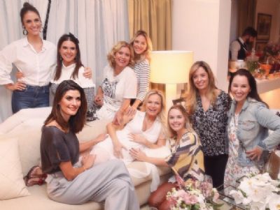 Eliana aparece rodeada de famosas em novas fotos do ch� de beb�