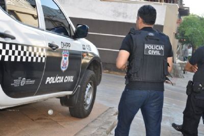 Mulher � encontrada morta e sem roupas no meio da rua; pol�cia suspeita de estupro