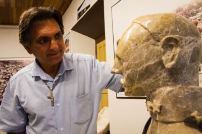 Rocha calc�ria ganha vida pelas m�os de Yusuf Dogan, que inaugura exposi��o no Misc