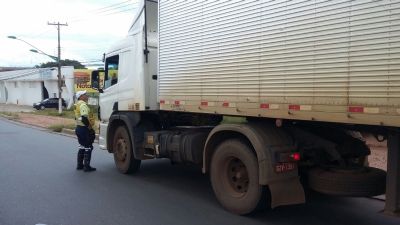 C�meras de videomonitoramento voltam a autuar carga pesada ap�s suspens�o