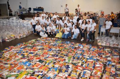 P�blico que visitou parque natalino montado na Arena Pantanal doou 83 mil kg de alimentos