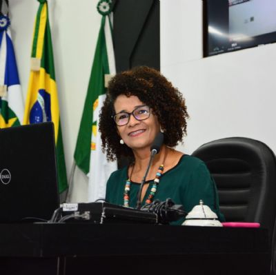 ​Justi�a suspende processo que pede a cassa��o de Edna Sampaio