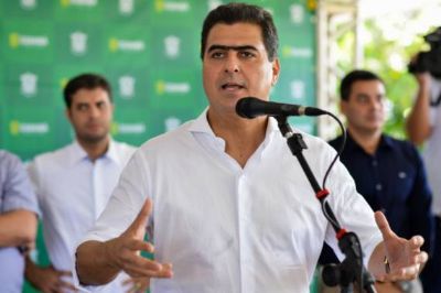 'N�o guardo m�goas', afirma Emanuel sobre rela��o com Janaina