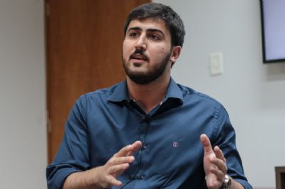 Emanuelzinho critica pre�o de combust�vel em MT e pede sensibilidade a Mauro Mendes