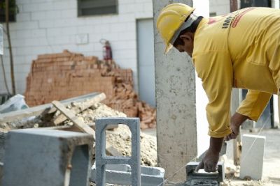 Mais de tr�s milh�es buscam emprego h� mais de 2 anos, diz IBGE