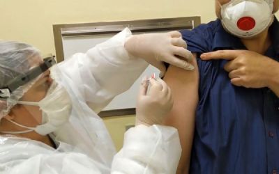 Candidata � vacina contra Covid-19 testada no Brasil � aprovada para uso emergencial na China