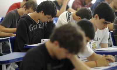 Senado aprova PEC do Fundeb, que segue para promulga��o