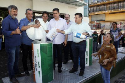 ​Lixeiras subterr�neas j� est�o funcionando para ajudar na coleta seletiva e inclus�o de catadores