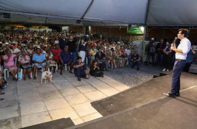 Mais de 720 fam�lias de Cuiab� recebem do Governo escrituras aguardadas h� tr�s d�cadas