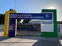 Justi�a anula a��o de sindicato contra militariza��o de escola estadual