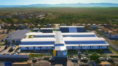 ​Governo inaugura col�gio modelo em Cuiab� com capacidade para 1,7 mil estudantes