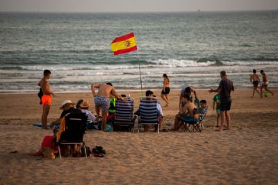 OMS diz que pandemia de Covid-19 � 'uma grande onda'