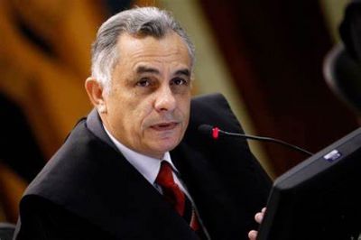 Justi�a nega pedido de ex-presidente para anular processo sobre desvio de milh�es da AL