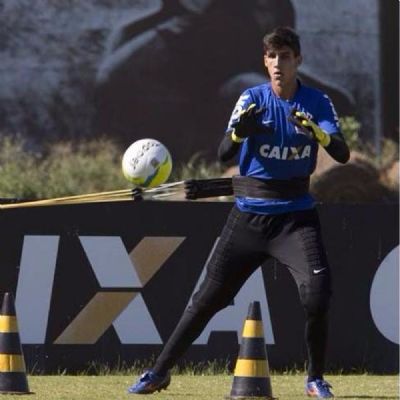 Ex-goleiro do Corinthians � indiciado por homic�dio doloso ap�s matar ambulante