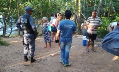 Turistas desrespeitam decreto e fazem aglomera��o em pontos tur�sticos