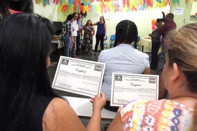 Mulheres v�timas de viol�ncia concluem curso de Educa��o e Direitos Humanos