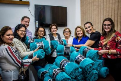 NAV firma parceria e doa cobertores para Santa Casa de Cuiab�