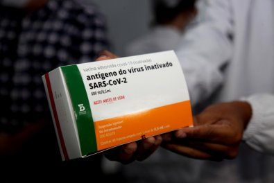Vacinados mudam data em caderneta para antecipar aplica��o da 2� dose em Cuiab�