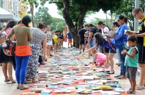 Prefeitura promove a��o para distribui��o de livros e est�mulo a leitura