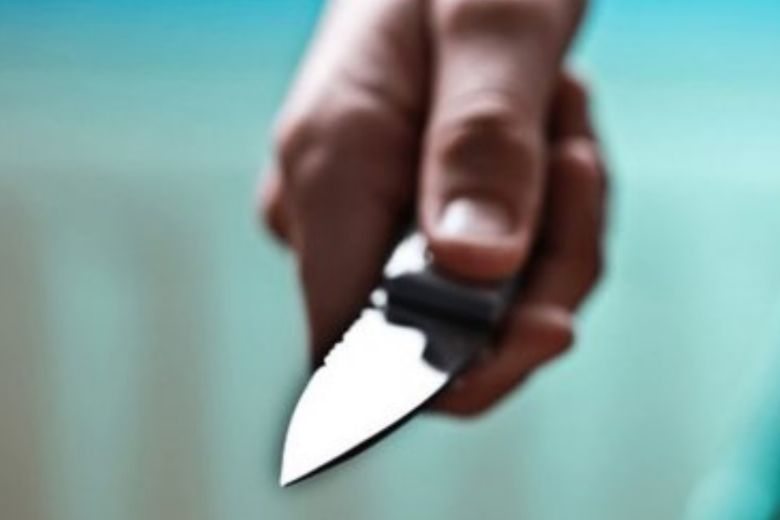 Homem fica em estado grave ap�s ser esfaqueado em bar