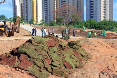 Constru��o do Parque da Fam�lia segue em ritmo acelerado