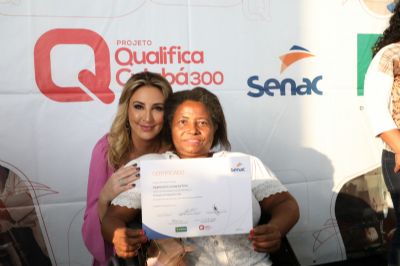 Primeira-dama destaca alcance do Qualifica 300 em avalia��o social de 2020