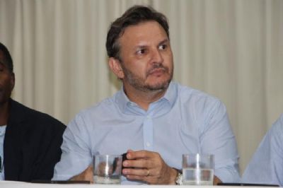 Vice de Gisela n�o comparece e indica que PDT pode seguir com Emanuel