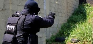 Bope mata 2 homens durante ca�ada a ladr�es que invadiram casa de PM