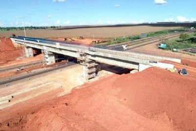 ​Obras da 1� ferrovia estadual est�o em andamento com a constru��o de 5 viadutos