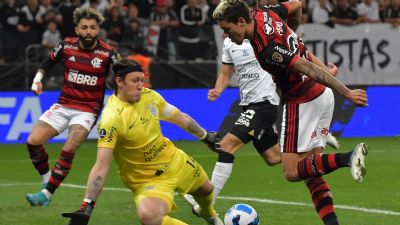 Flamengo supera Corinthians nos p�naltis e conquista a Copa do Brasil