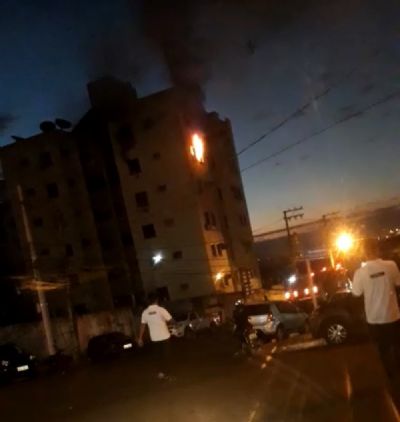 Apartamento pega fogo em pr�dio em V�rzea Grande (MT) e bombeiros controlam inc�ndio