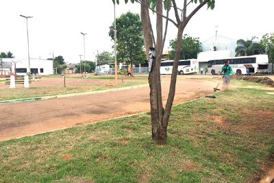 Equipe de limpeza e urbaniza��o finaliza trabalhos no Alto da Gl�ria