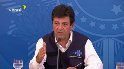 �Chega desse assunto e vamos trabalhar�, diz Mandetta ap�s confirmar que continua no Minist�rio