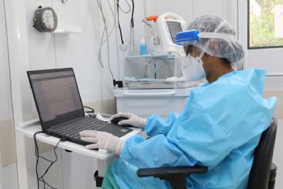 Como � feita m�dia m�vel de casos de covid-19 no Brasil