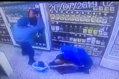 Ladr�es invadem mercado e furtam garrafas de u�sque