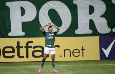 Palmeiras joga como o campe�o e v� Rony voltar a ser o cara na Libertadores
