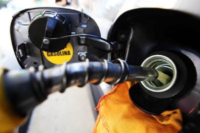 Petrobras reduz pre�o da gasolina a partir deste s�bado