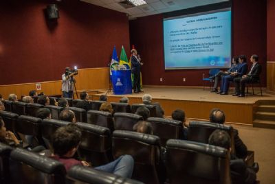 Representantes da Bol�via negociam g�s e ureia com empres�rios de MT
