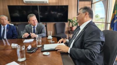 ​Governador recebe ministro da Justi�a para entrega de armas, viaturas e an�ncio de recursos