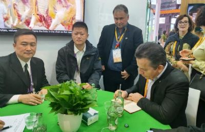 ​Governador se re�ne com ag�ncia sanit�ria e multinacional chinesa