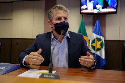 ​Governador articula para vacinar profissionais da Educa��o de Mato Grosso