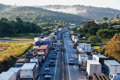 J� est�o em vigor as novas regras do frete m�nimo para caminhoneiros