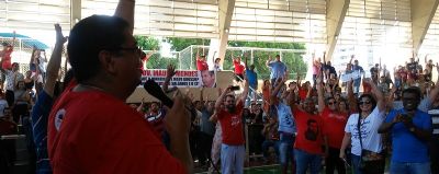 Professores aprovam paralisa��o de 24 horas e podem entrar em greve a qualquer momento