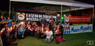 Grevistas acampam e fazem vig�lia na Assembleia para pressionar deputados