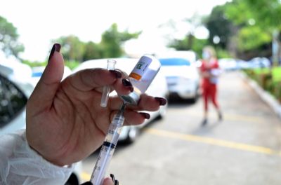 Aplica��o da segunda dose da Coronavac segue suspensa nesta ter�a-feira na capital
