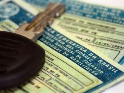 Alunos da rede p�blica do DF poder�o fazer aulas te�ricas de gra�a para tirar carteira de motorista