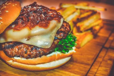 Hamb�rguer Gourmet recheado com Gorgonzola da Flay