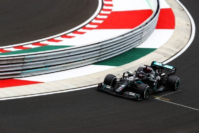 GP da Hungria: Hamilton faz melhor tempo no primeiro treino, apenas 0s086 � frente de Bottas