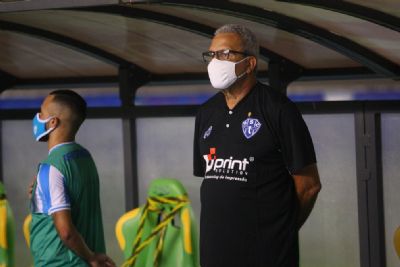 H�lio dos Anjos entrega o cargo e n�o � mais t�cnico do Paysandu