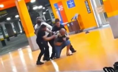 Homem negro � espancado at� a morte em supermercado do grupo Carrefour em Porto Alegre
